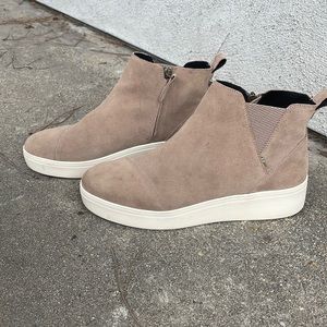 TOMS Jaime Slip on size 11 bootie